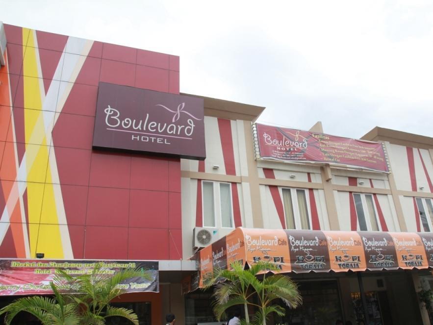 Boulevard Hotel Makassar Exterior photo
